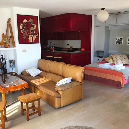 Loft Acogedor Con Terraza Y Parking En El Centro Apartment Huesca Luaran gambar