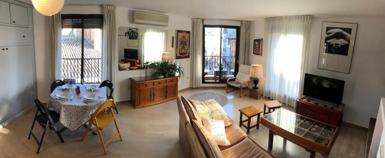 Loft Acogedor Con Terraza Y Parking En El Centro Apartment Huesca Luaran gambar